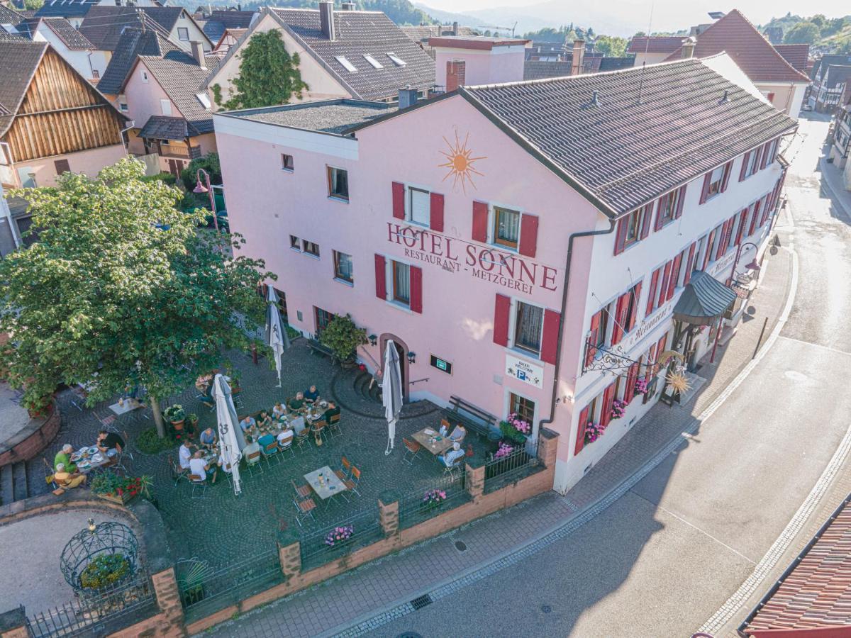 Hotel - Restaurant - Metzgerei Sonne Loffenau Exterior foto